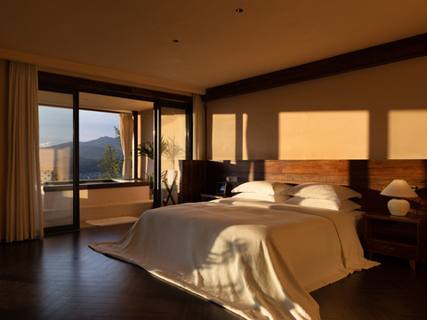 安栩岩也山顶观景温泉酒店