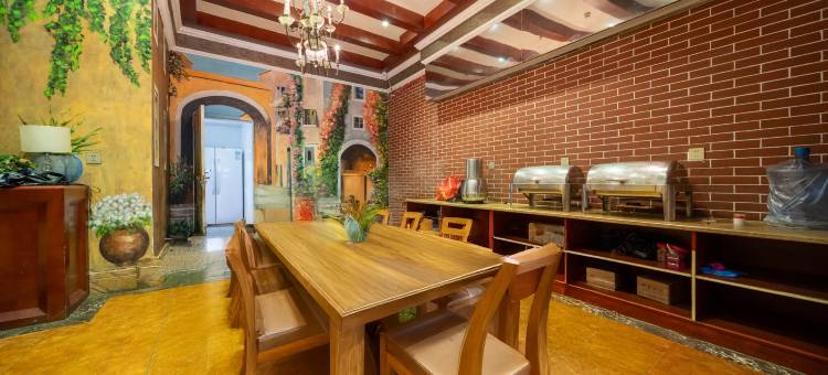 龙里波吉利亚酒店(龙里小吃街店)图片