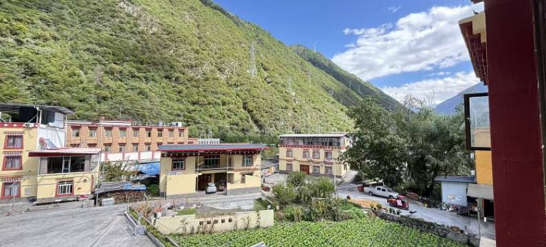 溪田悦上民宿(古尔沟店)图片