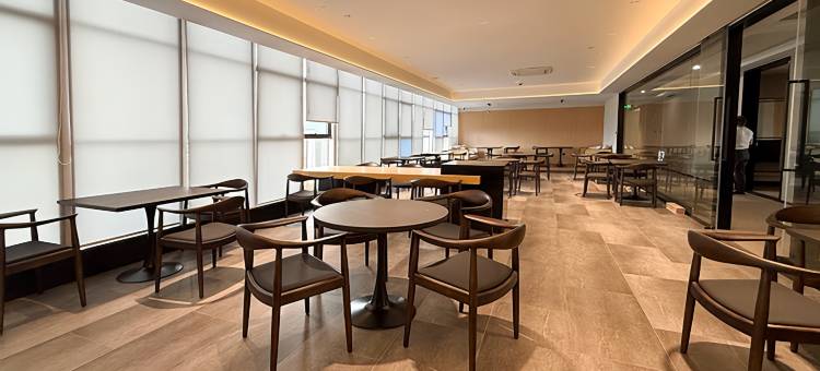 雅里汇旅程酒店(柳州高铁站柳南万达店)图片