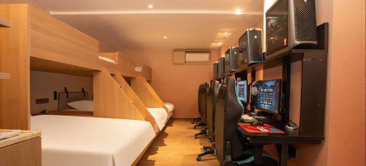 IDJ爱电竞酒店(青岛北站中心医院地铁站店)图片