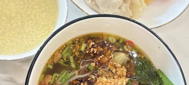 锦顺天华酒店(瑞丽财富广场彩云城店)图片