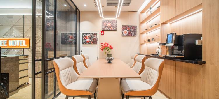 云绯酒店(上海展览中心静安寺地铁站店)图片