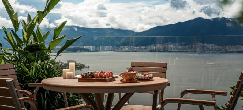 大理梧茗·Holiday Villa海景度假美宿(大理机场洱海店)图片