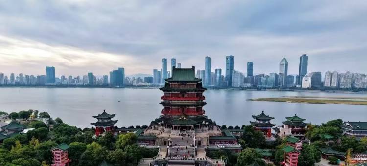 FUNGEE·欢致高空江景酒店(南昌红谷滩江西省博物馆店)图片