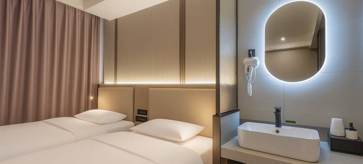 石河子云臻酒店图片