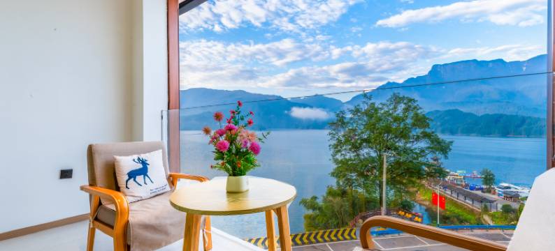 山海民宿(瓦屋山雅女湖店)图片