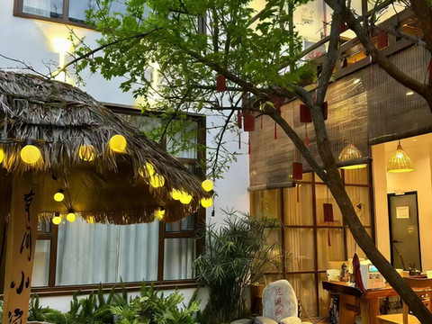 泡芙·Couryard生活美学设计师美宿(大理古城店)