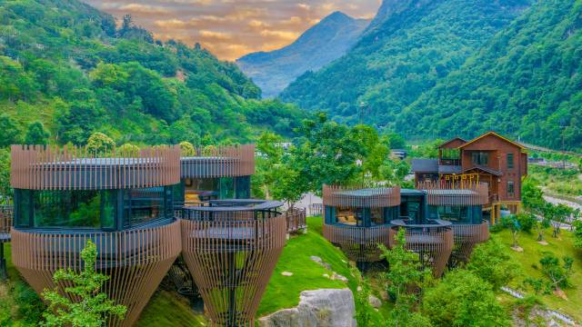 兴山朝天吼房车露营基地