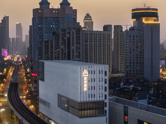 武汉江汉路IFC国金天地亚朵酒店