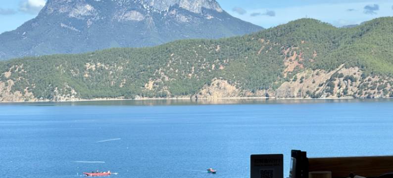 泸沽湖前湖·月遥全湖景度假酒店(泸沽湖普洛码头店)图片