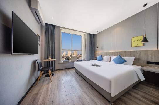 诚中心悦酒店(惠州中心医院西湖店)