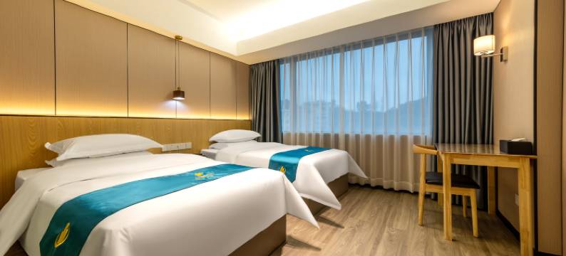 金潮酒店(凤凰山公园平湖店)图片