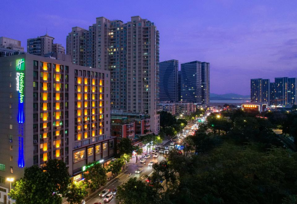 汕头中心智选假日酒店外景图