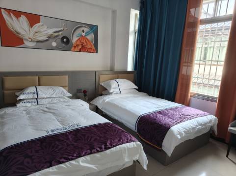 百里杜鹃花叙主题酒店