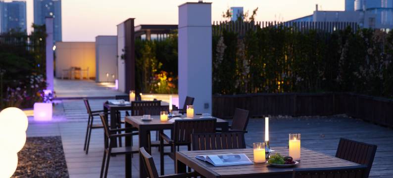 星诺蓝湾酒店(烟台大学国际博览中心店)图片