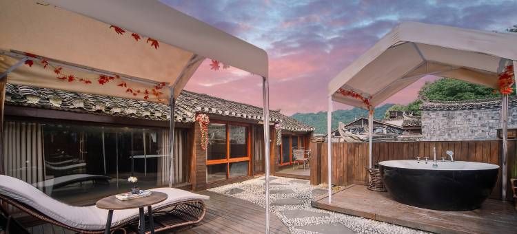 岸芷汀兰庭院江景民宿(凤凰古城沱江店)图片