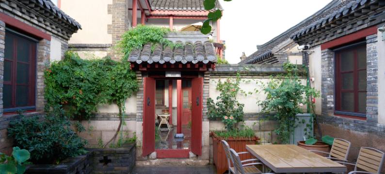两棵冬青海岸庭院民宿(烟台山景区店)图片
