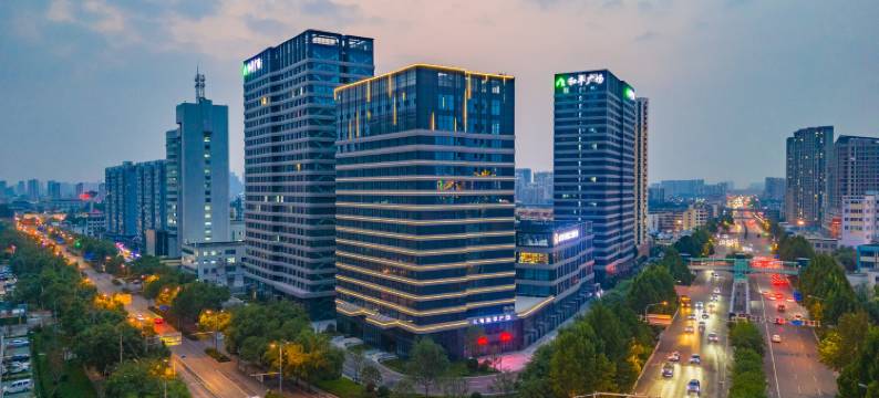 边域电竞酒店(济南和谐广场西市场店)图片