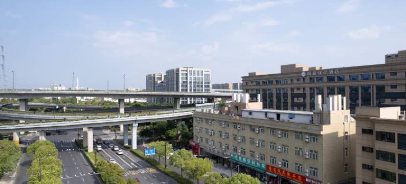 烽龙·布鲁克酒店(杭州半山国家森林公园店)图片