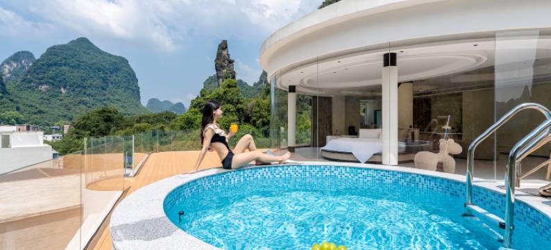 枕畔・山涧云舍|森林吸氧360°悬浮全景美墅(阳朔十里画廊遇龙河店)图片