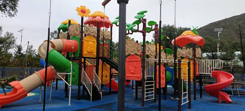 隆德盘龙山庄图片