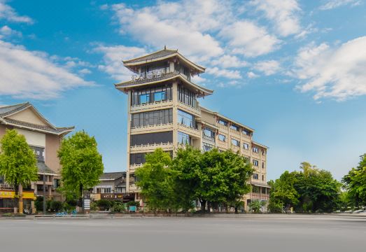 成都金牛一品天下地铁站亚朵酒店外景图