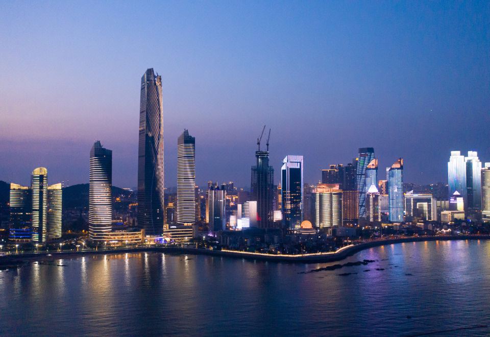 青岛海天大酒店外景图