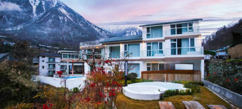 浮予·温泉Villa观景民宿(海螺沟店)图片