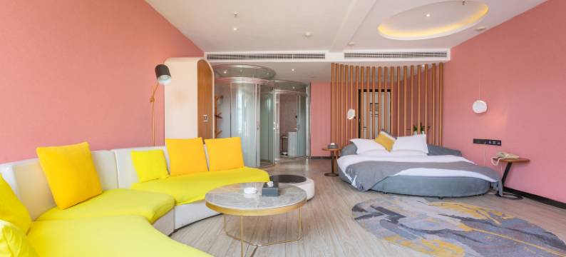 兴仁悦栖主题酒店图片