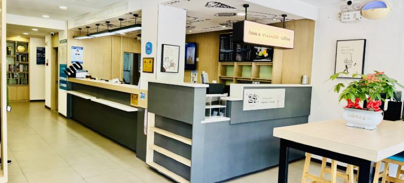 颐欣酒店(武汉汉口火车站长港路地铁站店)图片