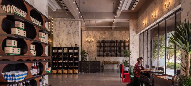 BEMORECOFFEE·比那多咖啡智慧酒店(丽江千古情店)图片