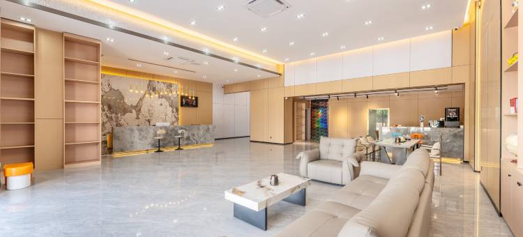 云枫城季酒店(佛山南海影视城南国桃园店)图片