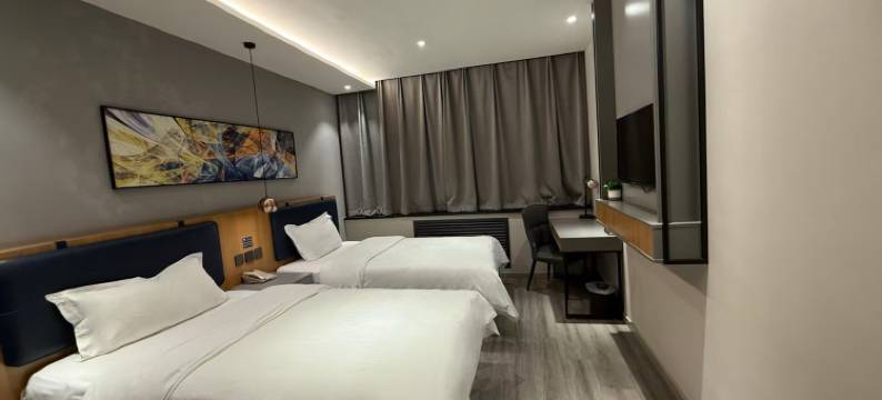 富强商务酒店(海城站前街店)图片