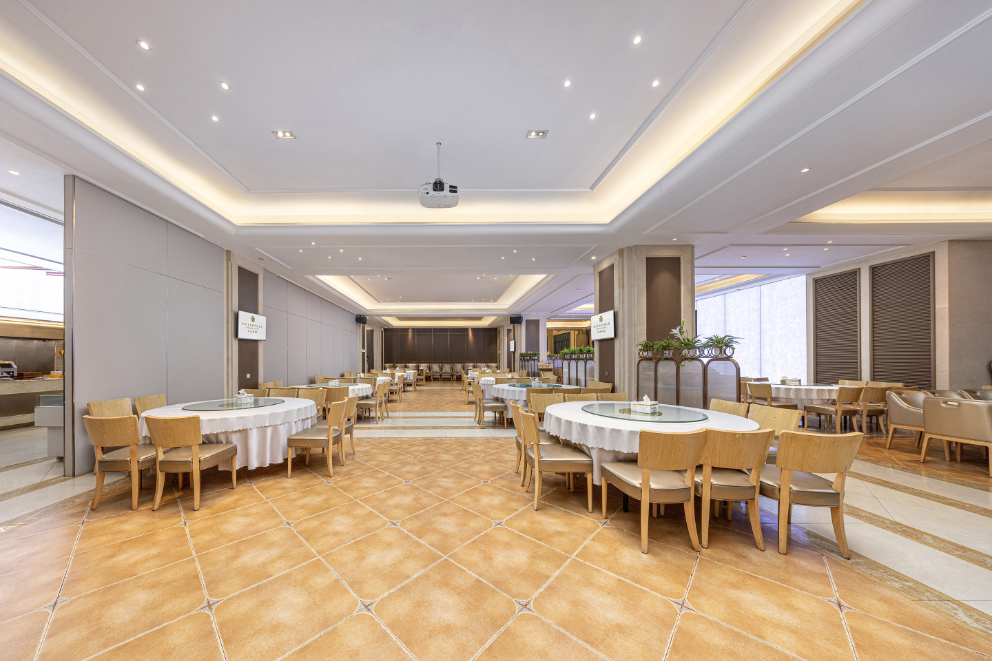 Jinjiang Metropolo Hotel Hangzhou East Railway Station Over view