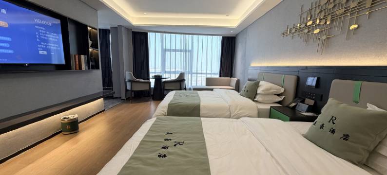 R ROYALSS HOTEL(昆玉站店)图片