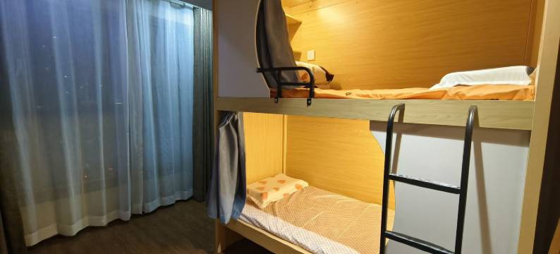 河畔云居青年旅舍图片