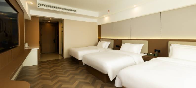 长白山北坡集散中心万信至格温泉酒店图片