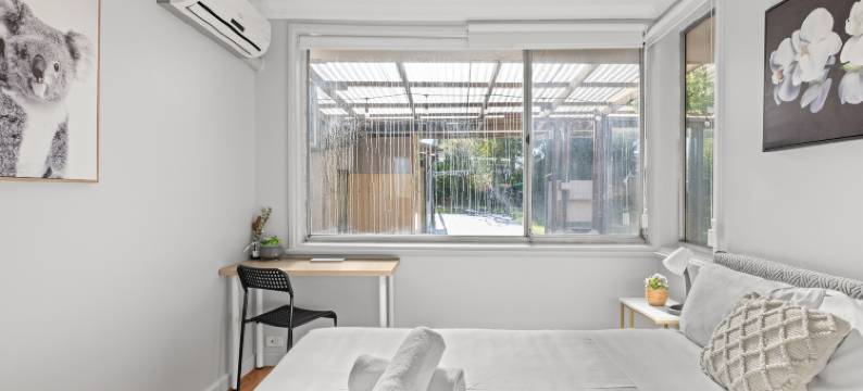 皮克赫斯特位置便利明亮简约客房家庭旅馆(Light & Simple Rooms in Convenient Peakhurst Location)图片