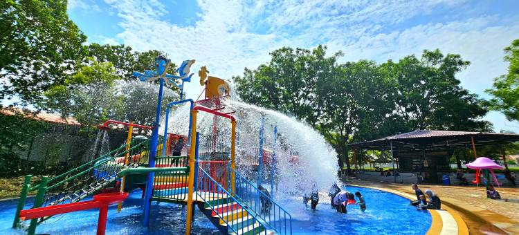 位于艾尔乞罗的2卧室公寓-722平方米|带2个独立浴室(Paragon Water Themepark Suites Melaka by GGM)图片