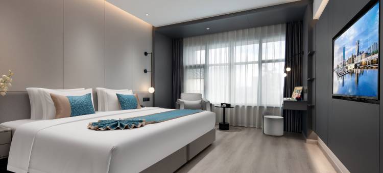 华良华天假日酒店(长沙黄花国际机场龙华地铁站店)图片