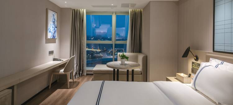 悦享时光酒店(泸州金融中心万象汇店)图片