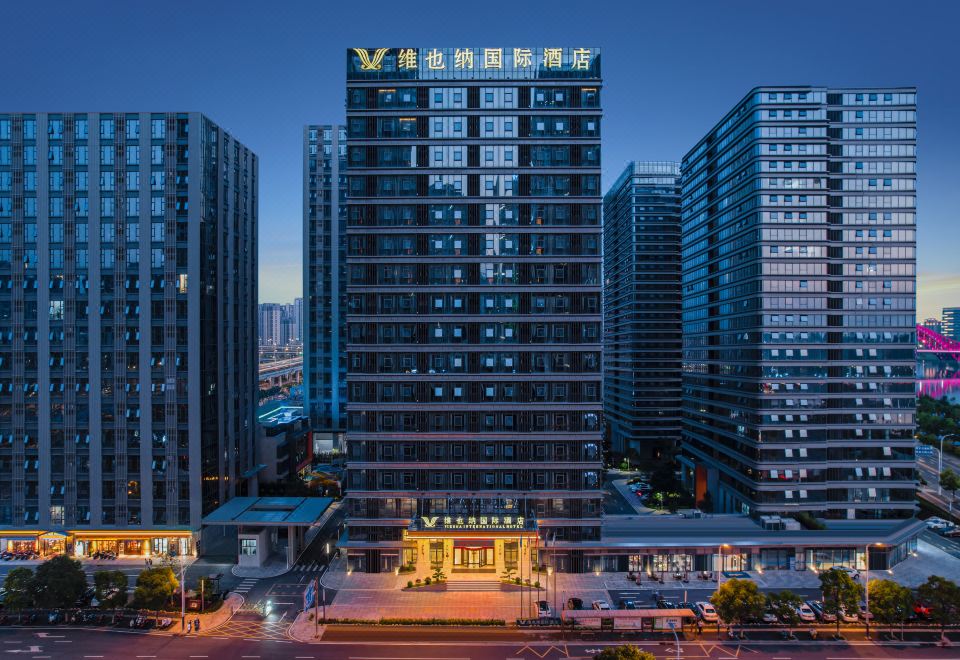 维也纳国际酒店(赣州CBD万象城中央公园店)外景图