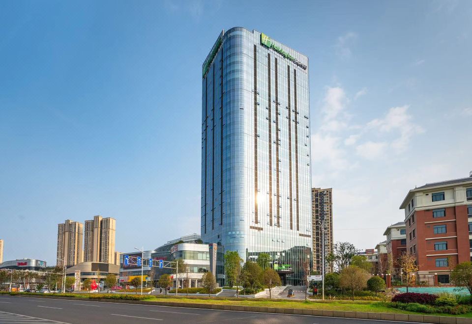 长沙开福智选假日酒店外景图