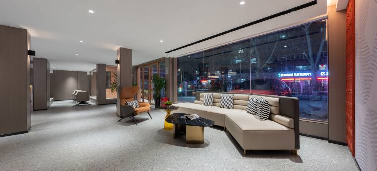 柏曼酒店(济南泉城广场趵突泉店)图片