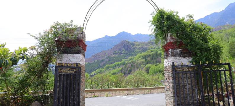 丹巴戈卡鼎泰民宿客栈图片