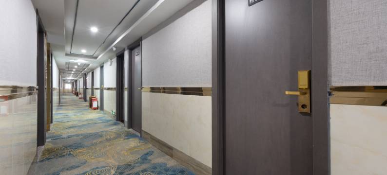 微八酒店(佛山顺联广场锦龙地铁站店)图片