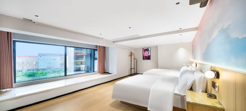 云电竞·复式影音智能酒店(贵阳观山湖国际会展中心店)图片