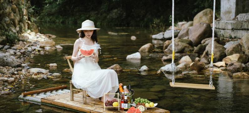 安吉·听溪·Tingxee溯溪秋千纯白风私汤度假美宿图片