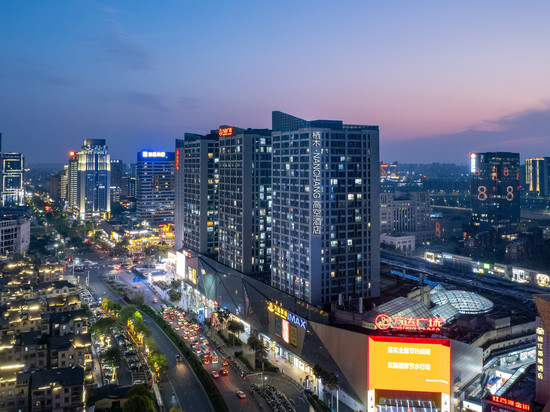 栖木·Cityscape高空酒店(南昌红谷滩万达广场卫东地铁站店)